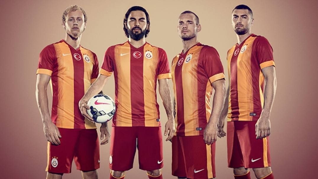 14 il Galatasaray con la prima maglia.